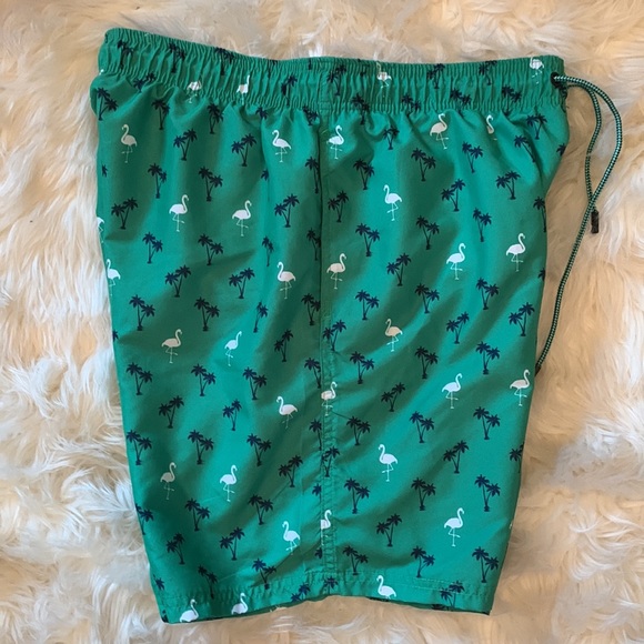 Broken threads palm tree & flamingo swim trunks LIKE NEW! - Picture 2 of 8